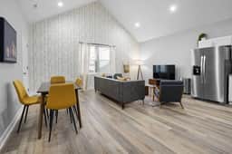 Luxe Downtown Townhome-Sleeps 6 Brand New Build!