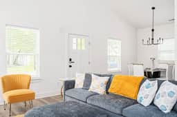New build in Riverside, close to downtown!