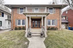 Sleeps 11- Rooftop Balcony and Pet Friendly!