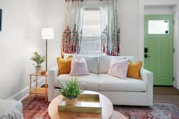 Townhome Sleeps 8, Pet Friendly!