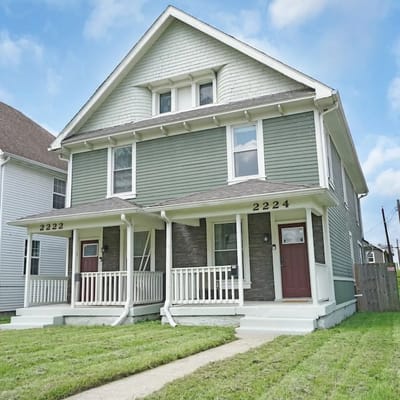Duplex Sleeps 8, Pet Friendly!