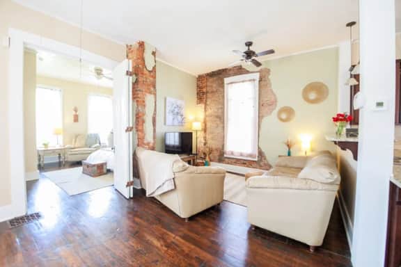 Charming 1800's Tiny Cottage | Walk to Lucas Oil!