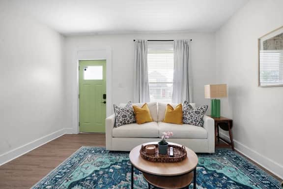 Duplex Sleeps 8, Pet Friendly!