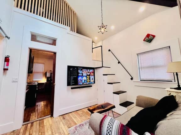 Historic Talbott Street Home-Hot Tub and Fire Pit!