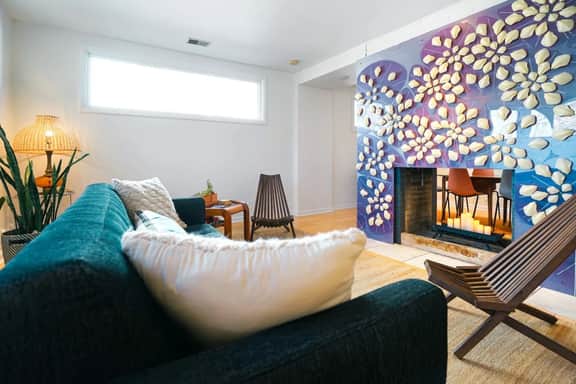 Mid-Century Modern Dream-Sleeps 6!