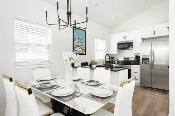 New build in Riverside, close to downtown!