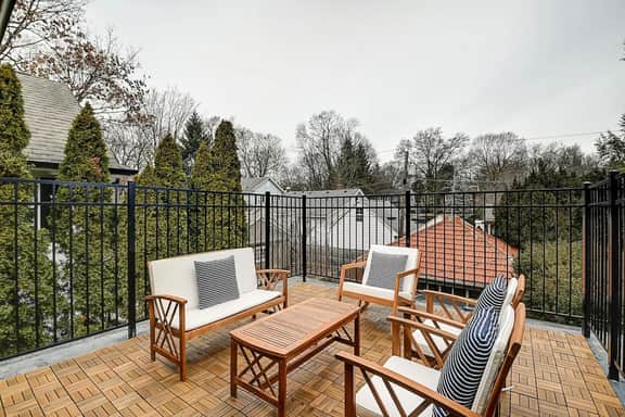 Sleeps 11- Rooftop Balcony and Pet Friendly!