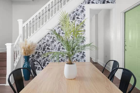 Townhome Sleeps 8, Pet Friendly!