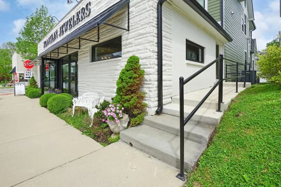 Chic Downtown Franklin Condo-Sleeps 6!
