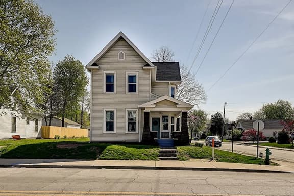 Cute-Downtown Getaway!