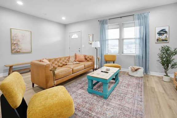 Luxe Downtown Townhome-Sleeps 6 Brand New Build!